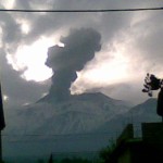 Ash column on Etna on 09/04/2010 - by Hotel Corsaro - Foto 1